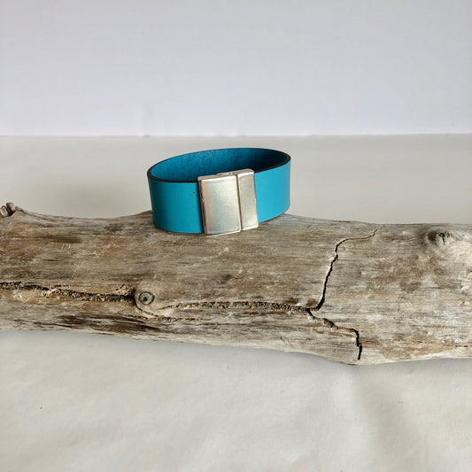 Leather bracelet, made with beautiful turquoise Italian leather, and finished with a quality silver magnetic clasp.