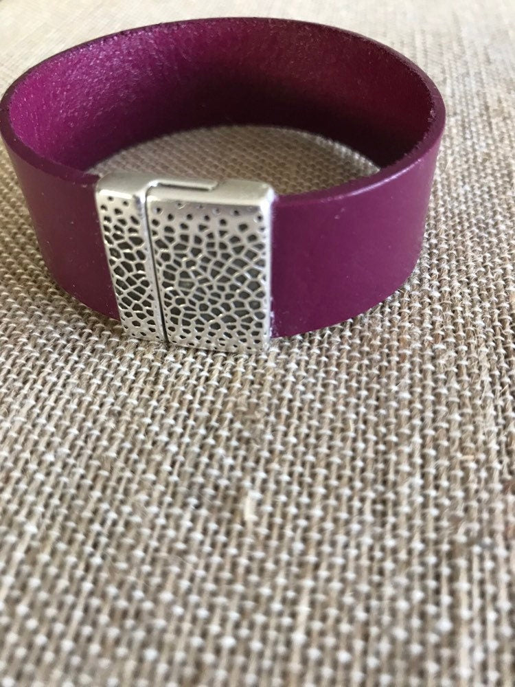 Italian wide red leather bracelet with gorgeous silver magnetic clasp