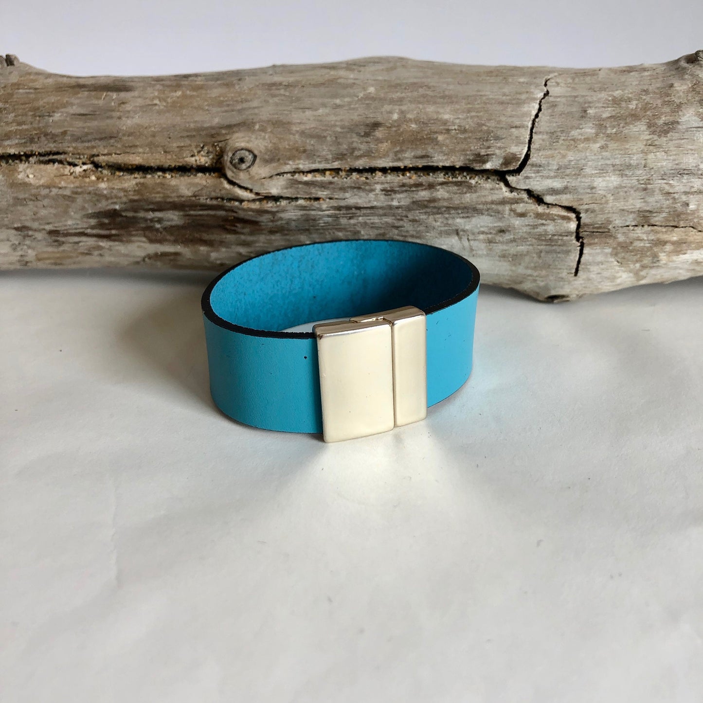 Leather bracelet, made with beautiful turquoise Italian leather, and finished with a quality silver magnetic clasp.